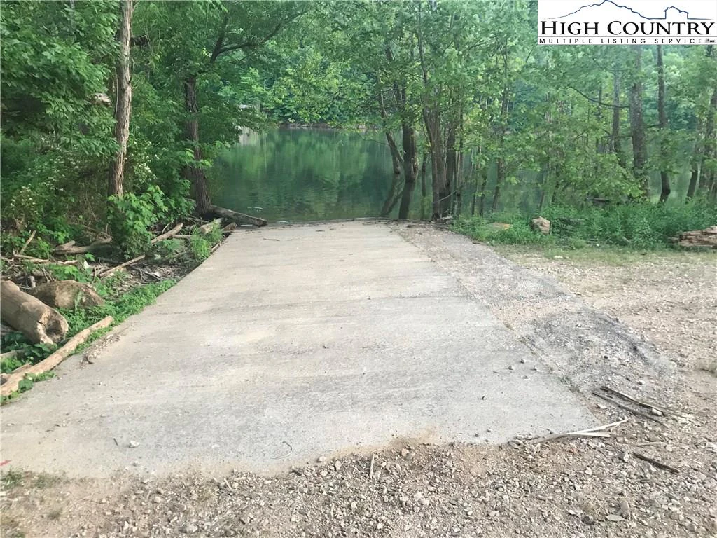 Image number 11 for the current listing