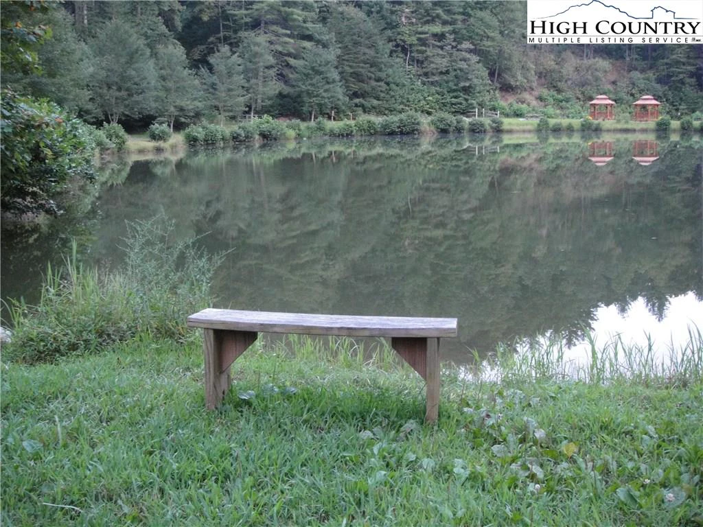 Image number 19 for the current listing