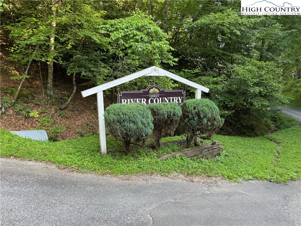 Image number 9 for the current listing