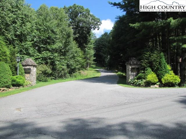 Image number 3 for the current listing