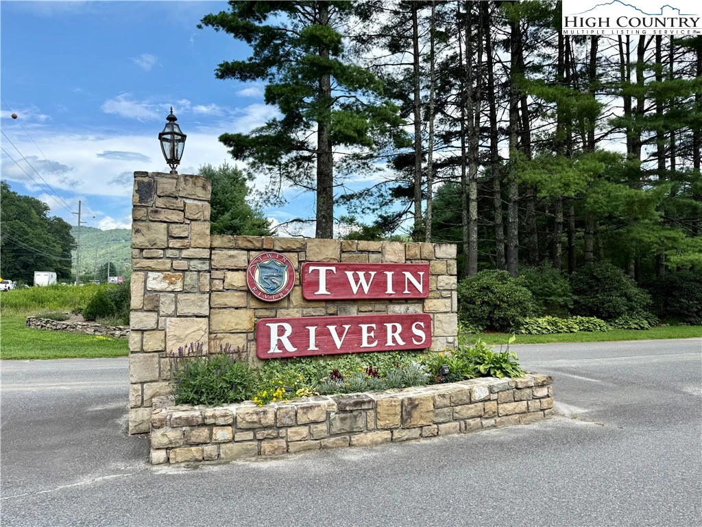 Image number 12 for the current listing