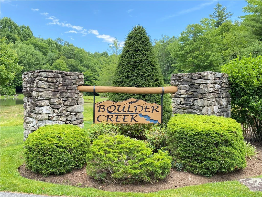 Image number 1 for the current listing