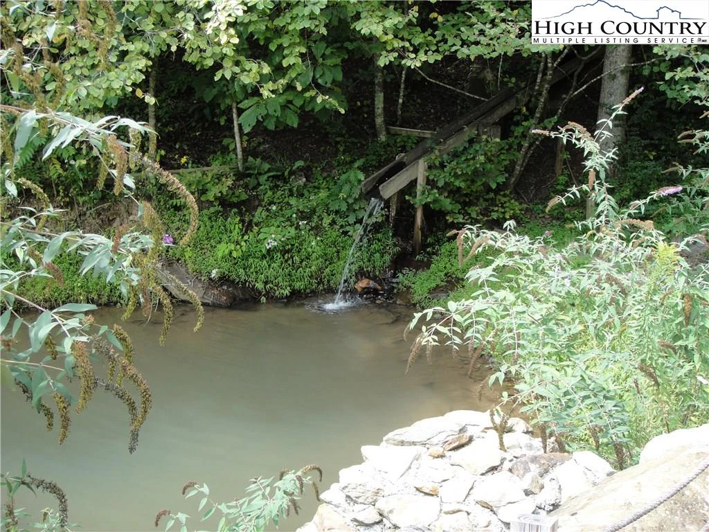 Image number 8 for the current listing