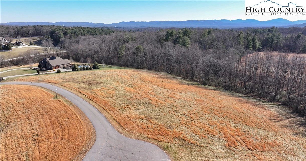 Image number 15 for the current listing