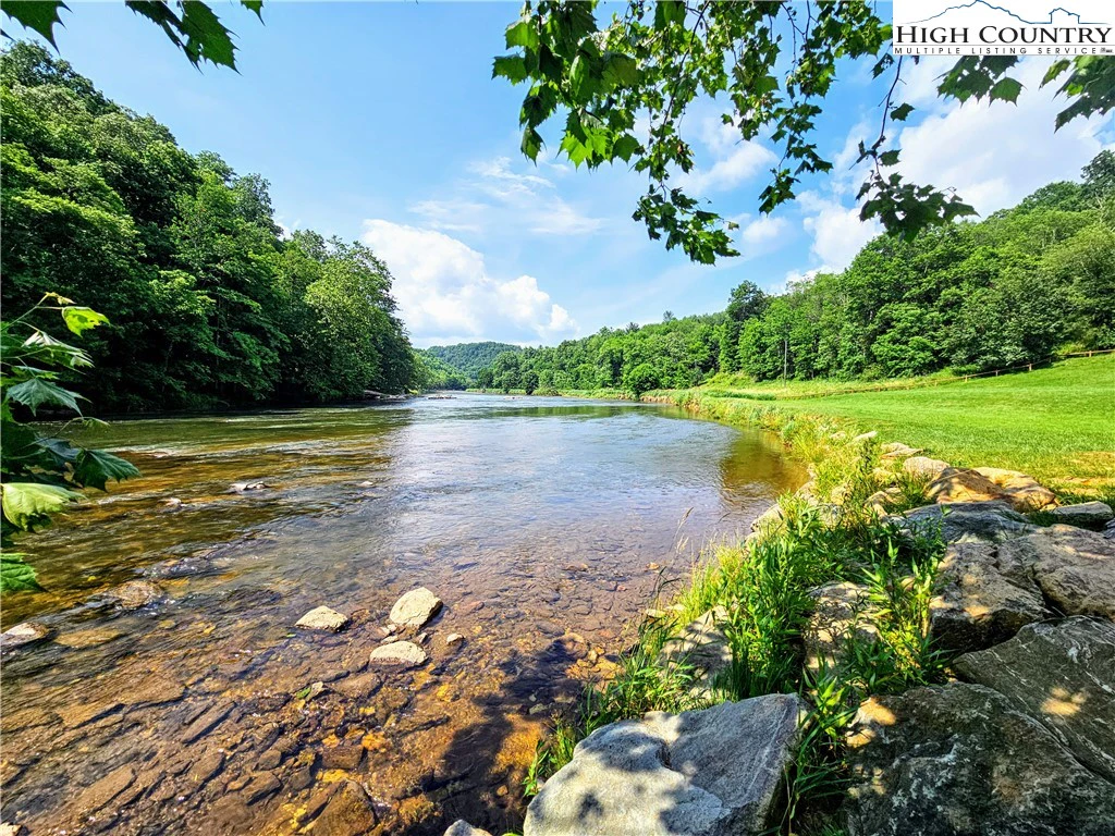 Image number 4 for the current listing