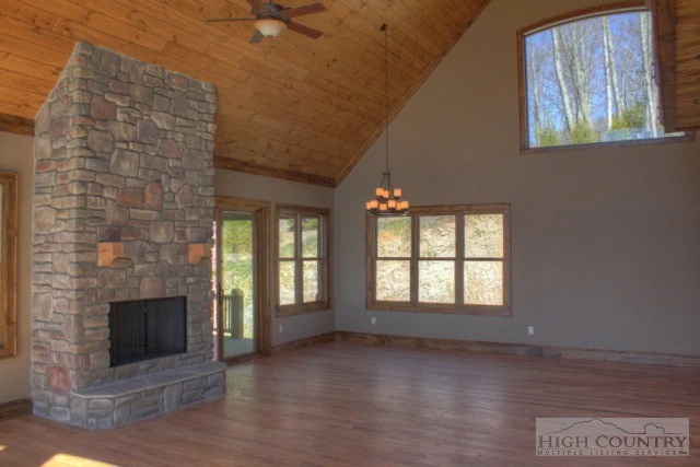 Image number 2 for the current listing
