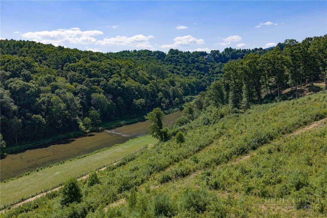 Image number 4 for the current listing