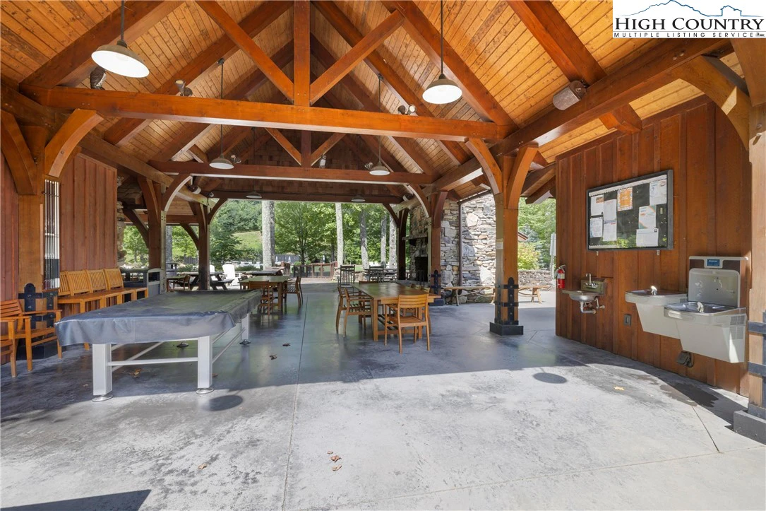 Image number 17 for the current listing