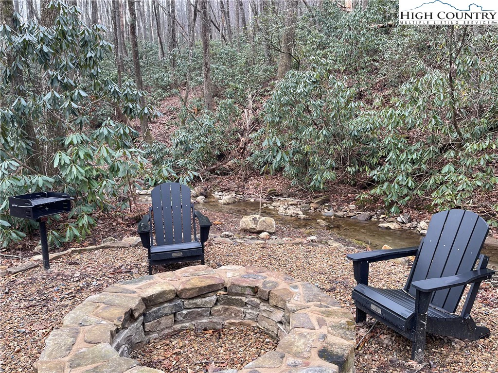 Image number 21 for the current listing