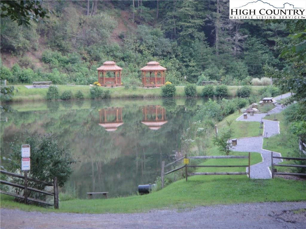 Image number 8 for the current listing