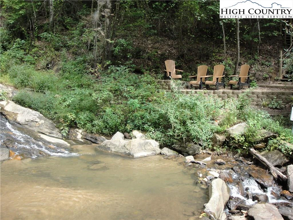 Image number 14 for the current listing