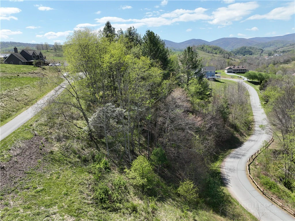 Image number 18 for the current listing
