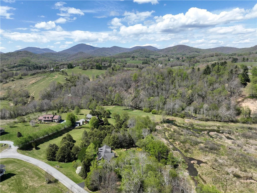 Image number 15 for the current listing