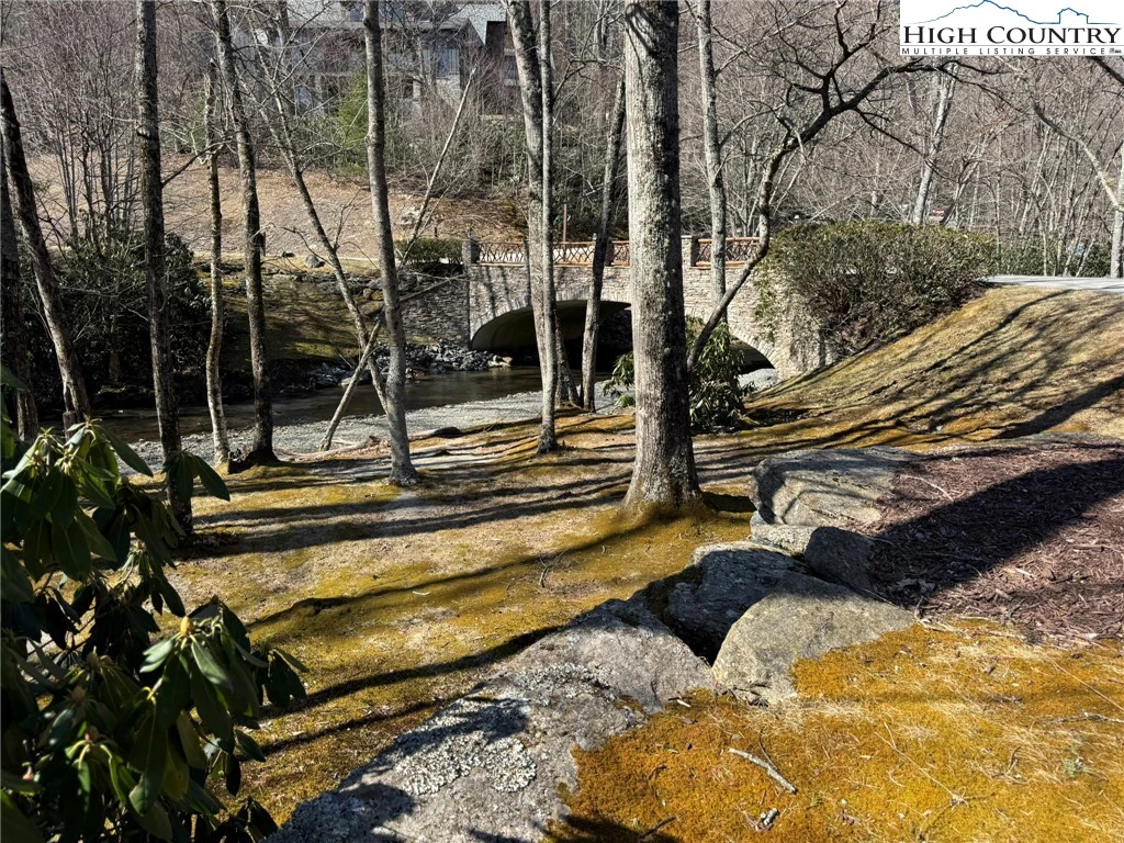 Image number 13 for the current listing
