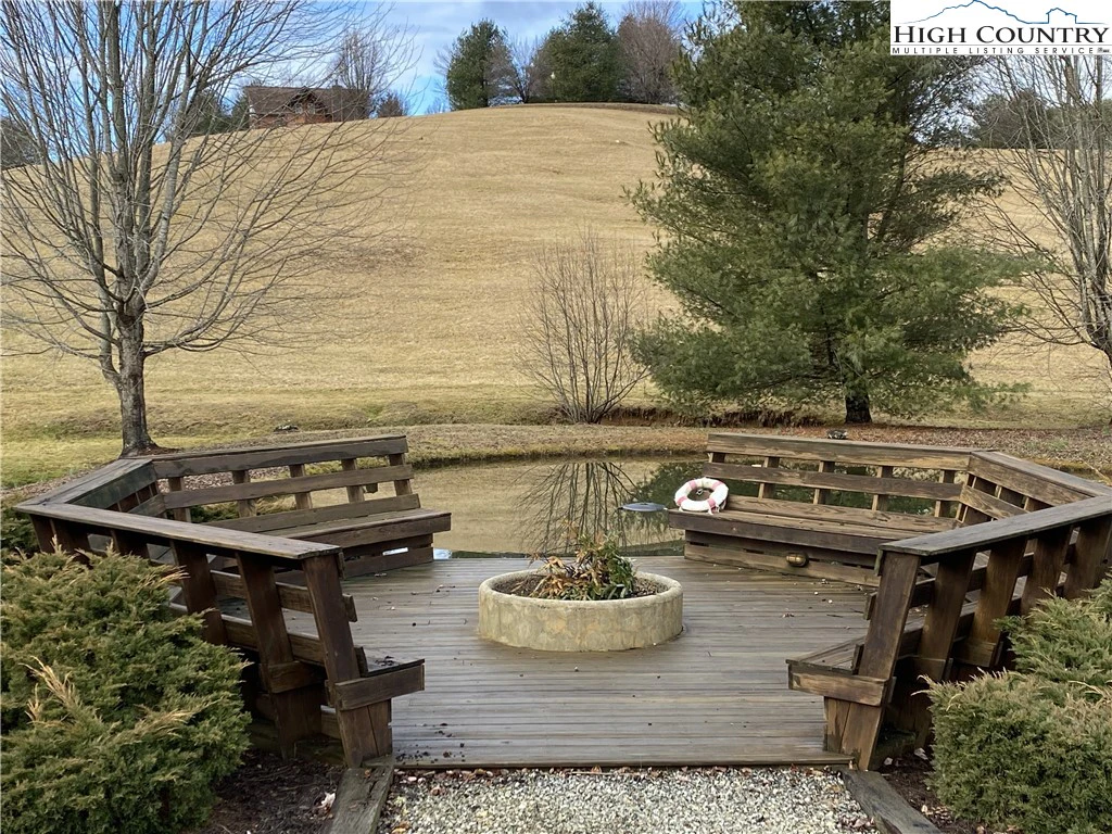 Image number 15 for the current listing