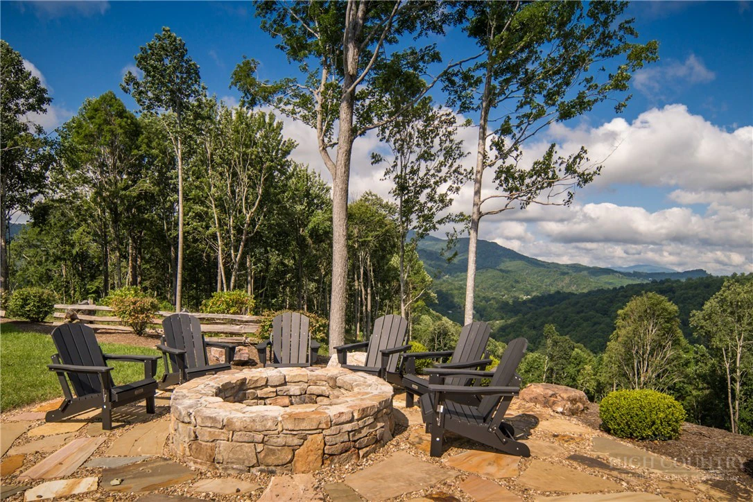 Image number 12 for the current listing