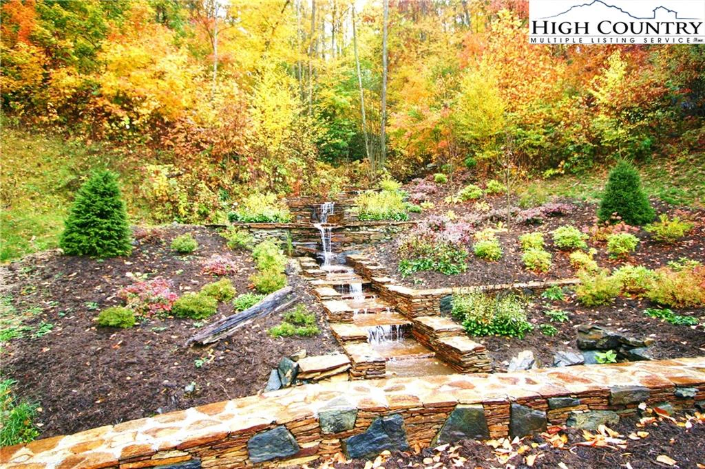 Image number 11 for the current listing