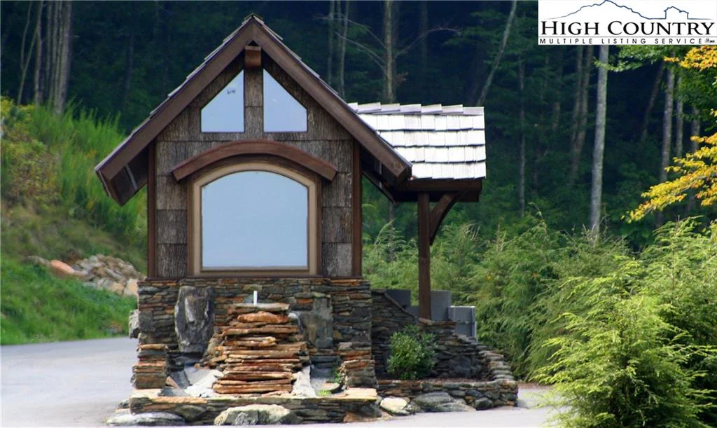 Image number 4 for the current listing