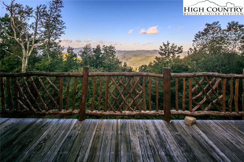 Image number 18 for the current listing