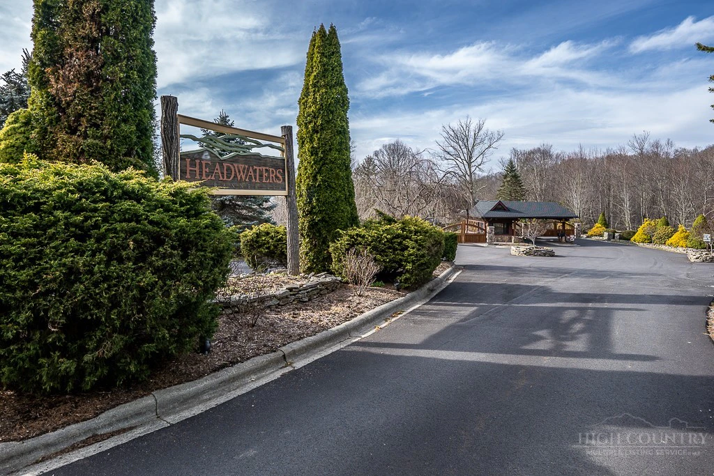 Image number 21 for the current listing