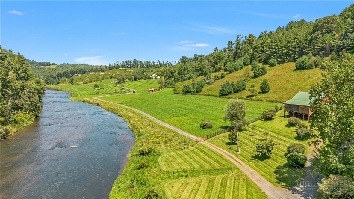Image number 2 for the current listing
