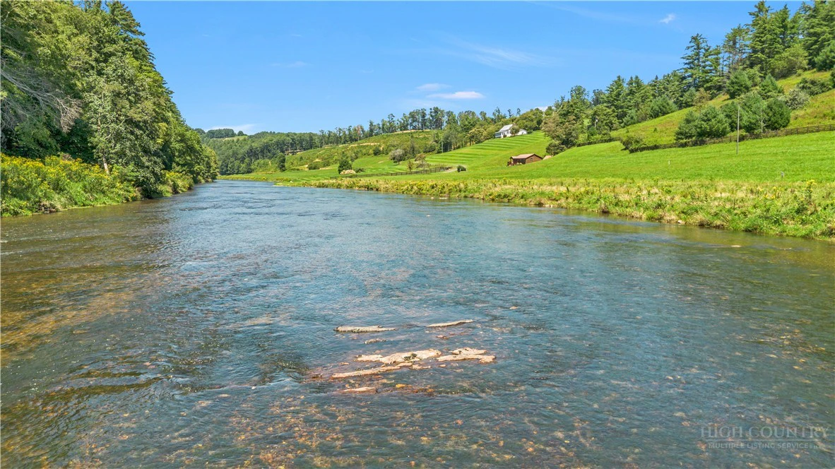Image number 14 for the current listing