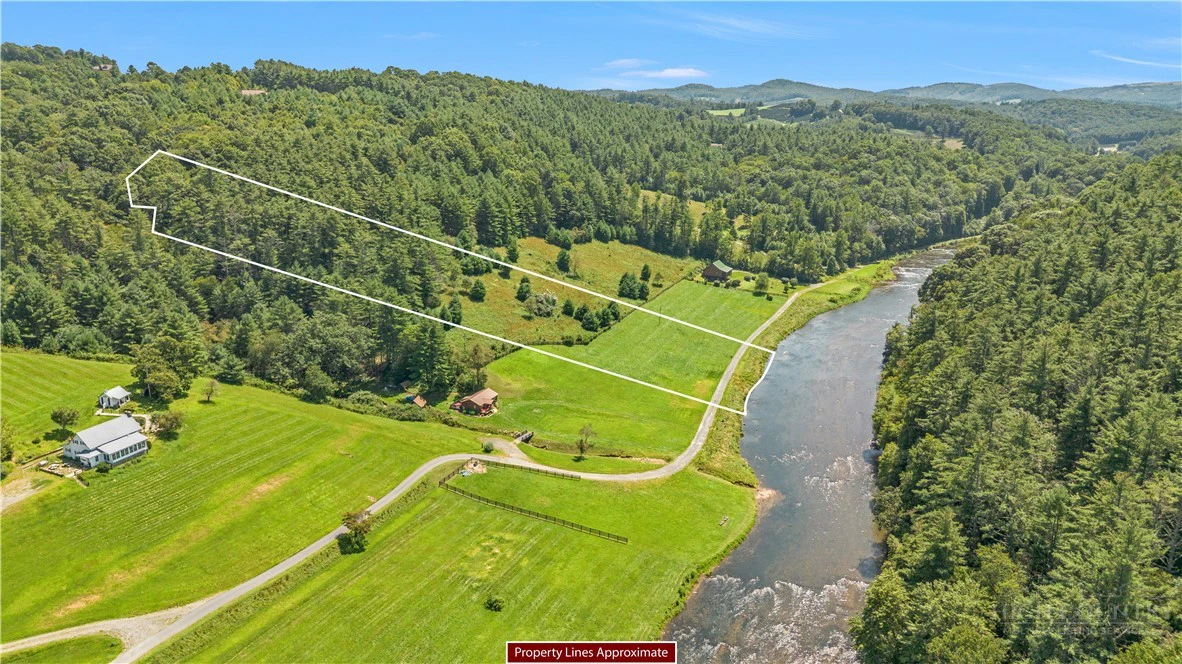 Image number 16 for the current listing