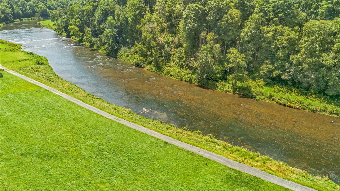 Image number 11 for the current listing