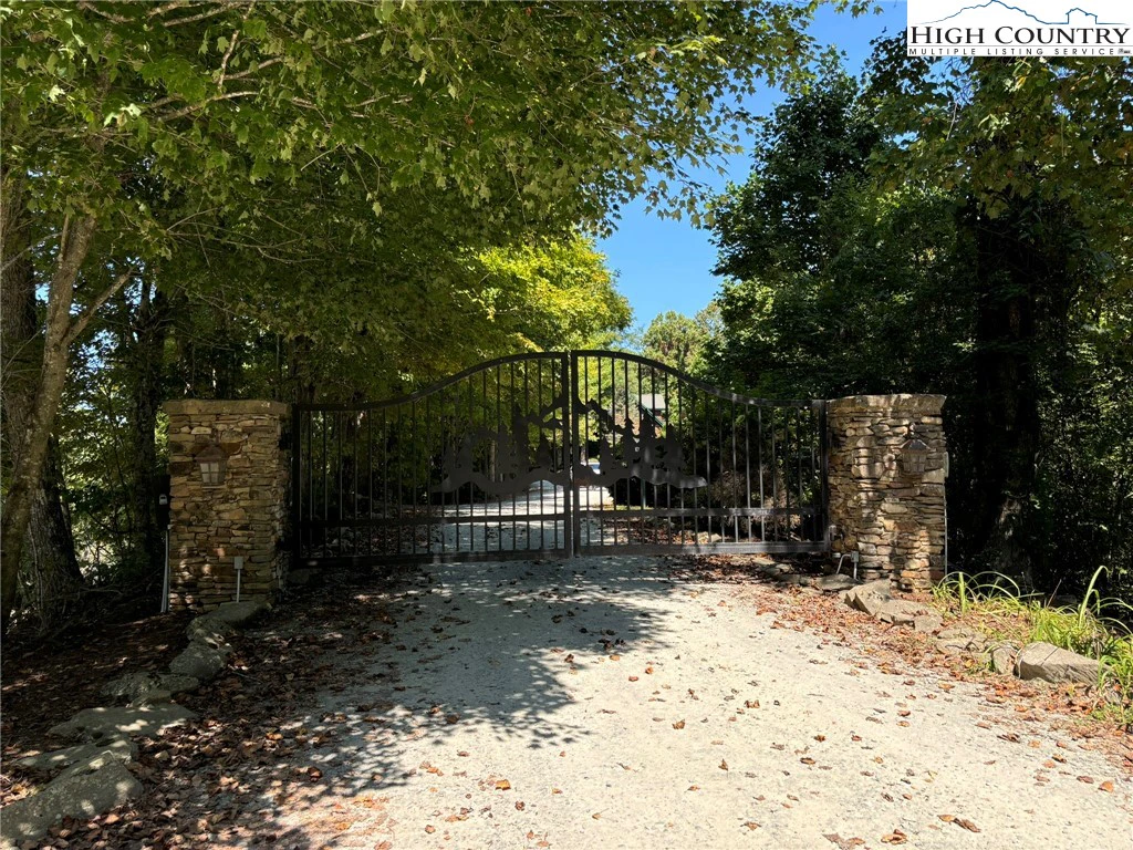 Image number 5 for the current listing