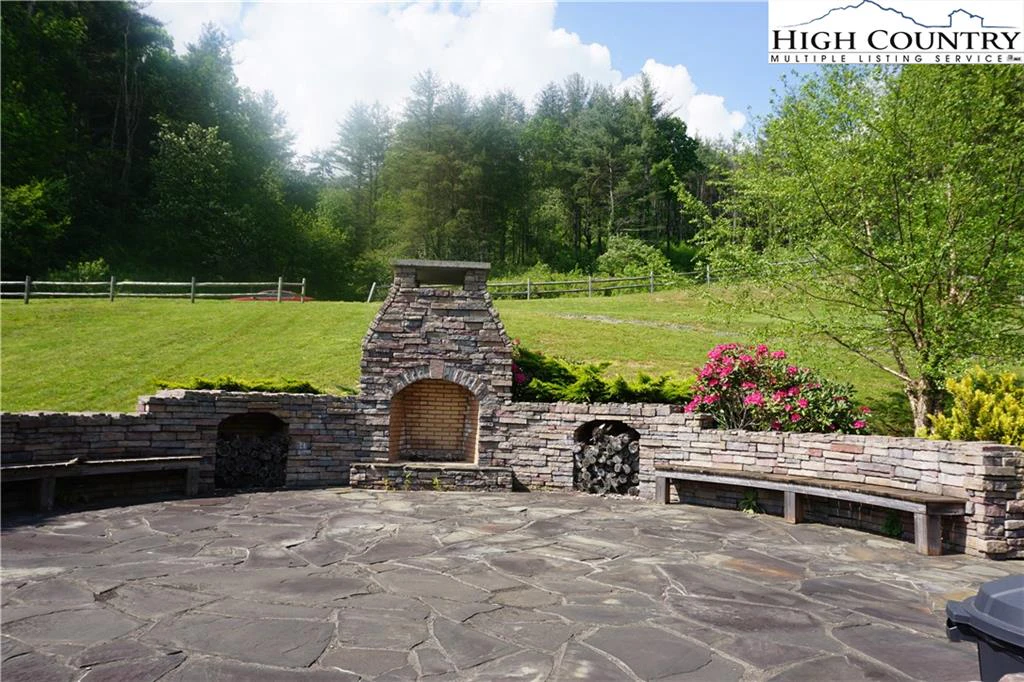 Image number 12 for the current listing