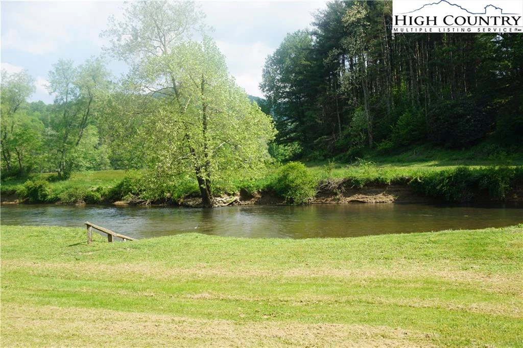 Image number 3 for the current listing