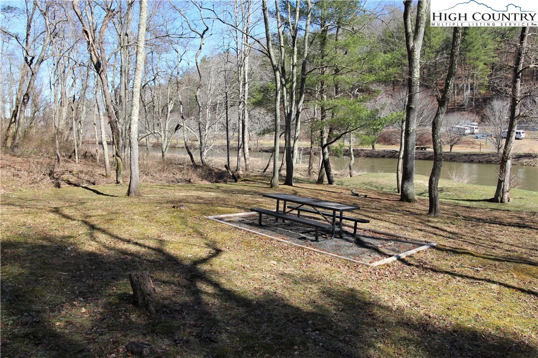 Image number 8 for the current listing