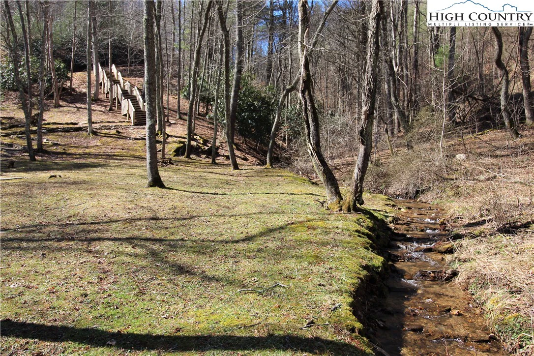 Image number 7 for the current listing