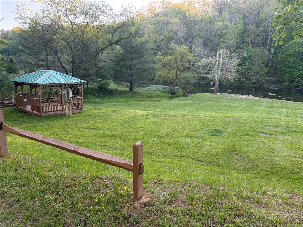 Image number 14 for the current listing