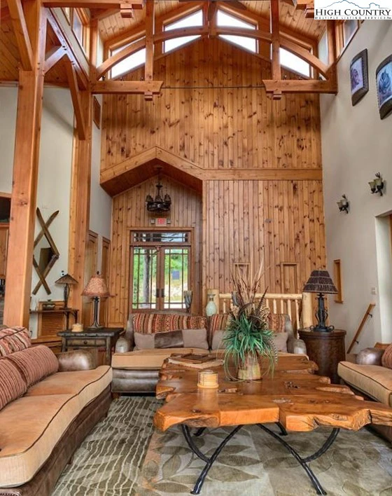 Image number 10 for the current listing