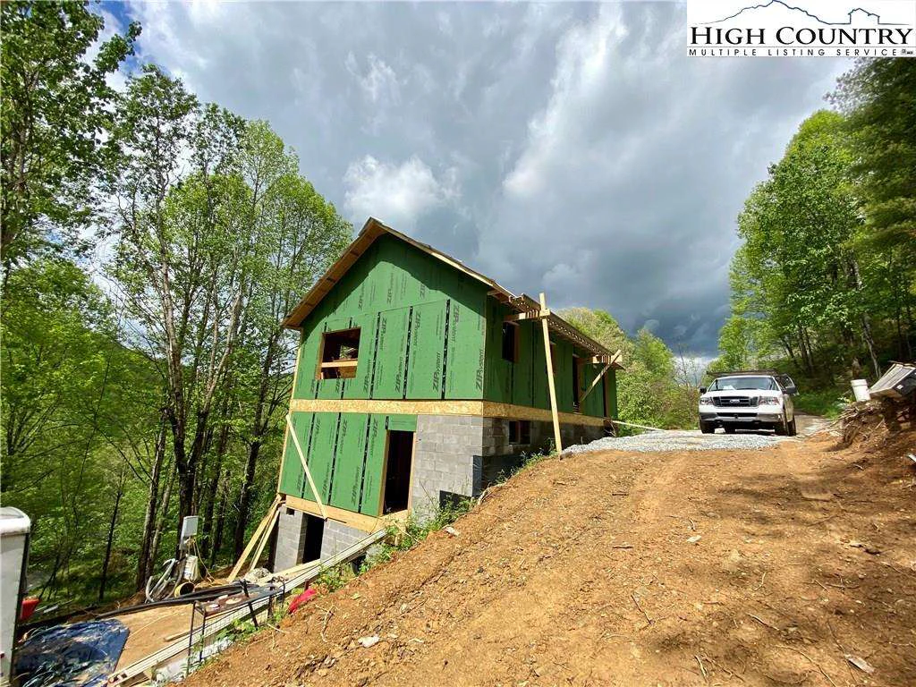 Image number 9 for the current listing