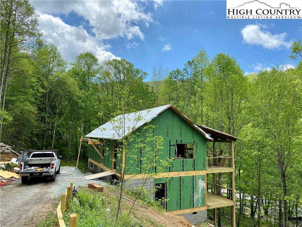 Image number 3 for the current listing