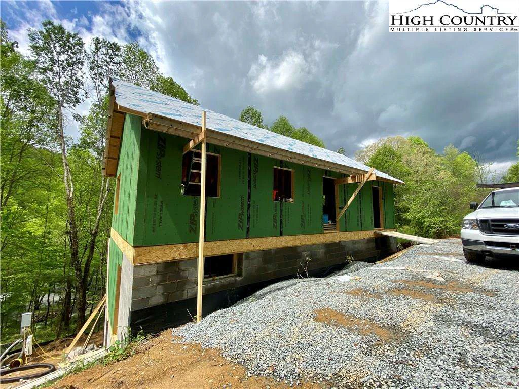 Image number 2 for the current listing