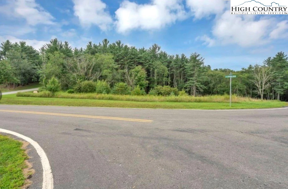Image number 11 for the current listing