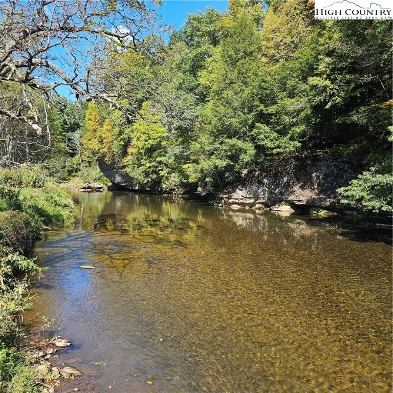 Image number 15 for the current listing