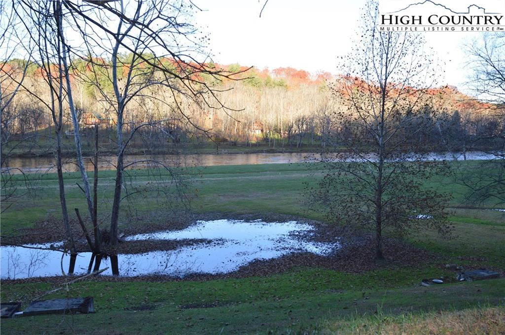 Image number 1 for the current listing