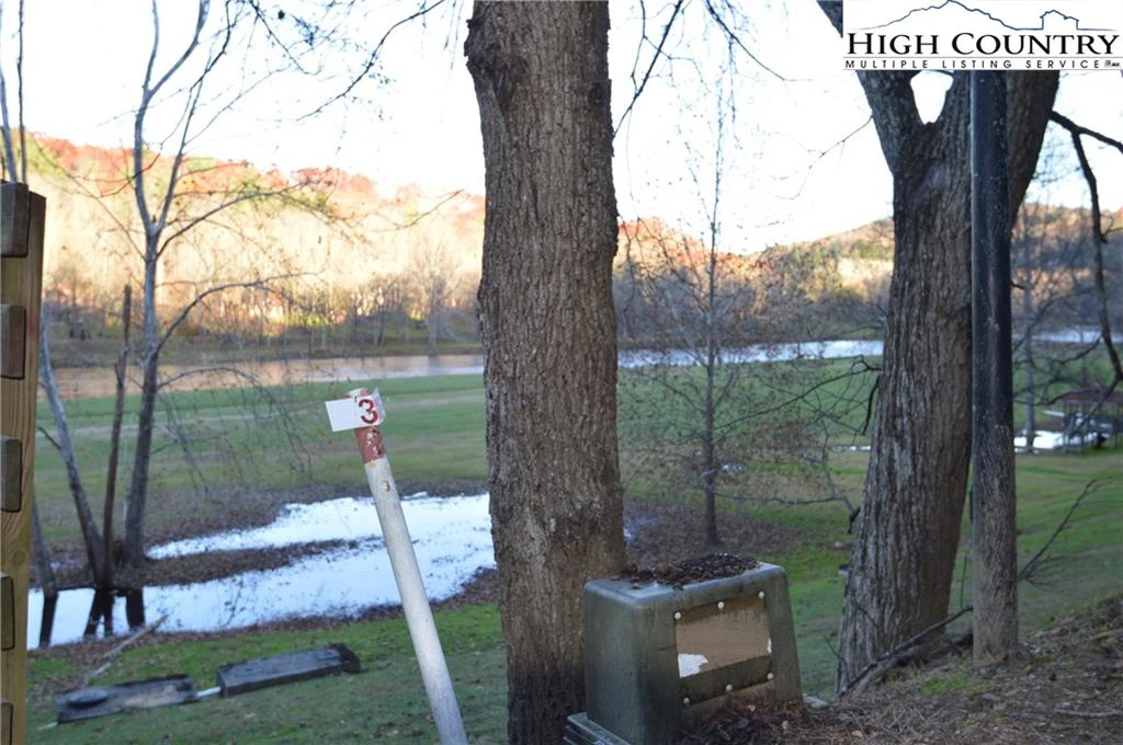 Image number 3 for the current listing