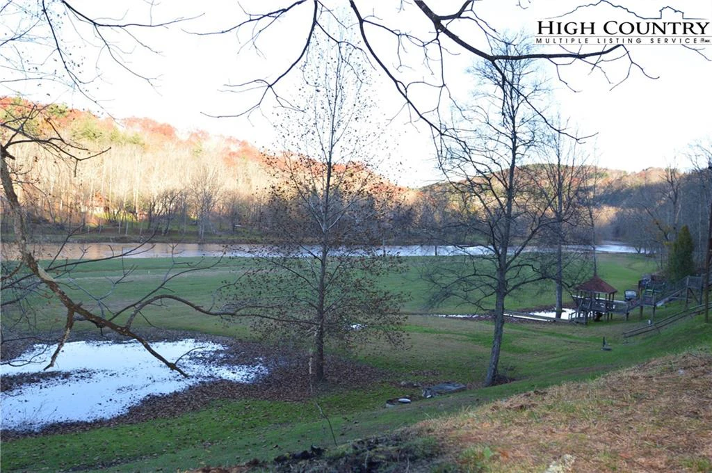 Image number 4 for the current listing