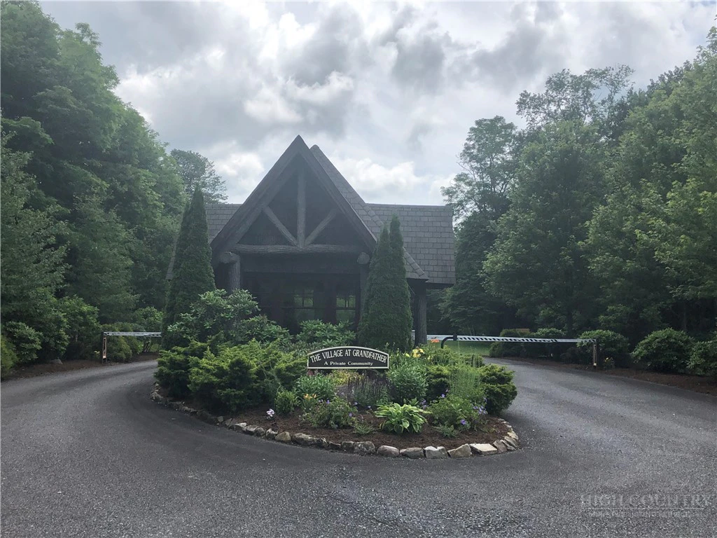 Image number 9 for the current listing