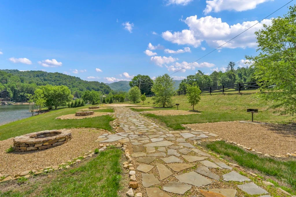 Image number 12 for the current listing