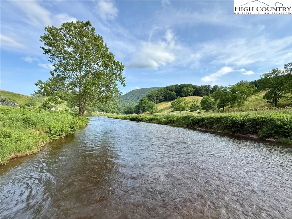 Image number 6 for the current listing