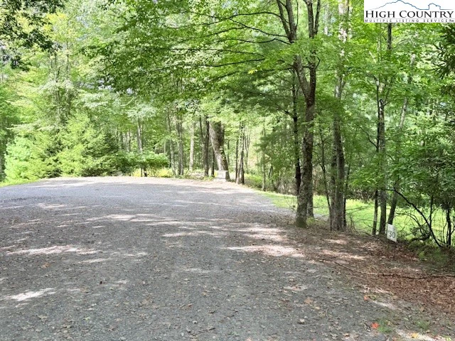 Image number 16 for the current listing