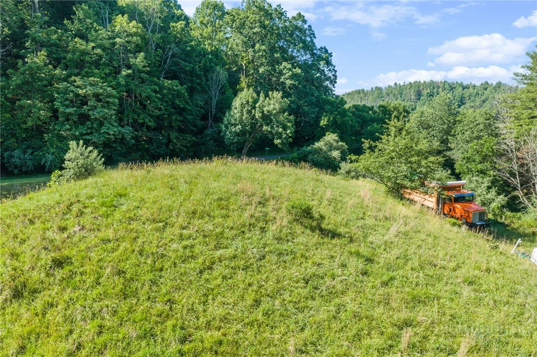 Image number 12 for the current listing