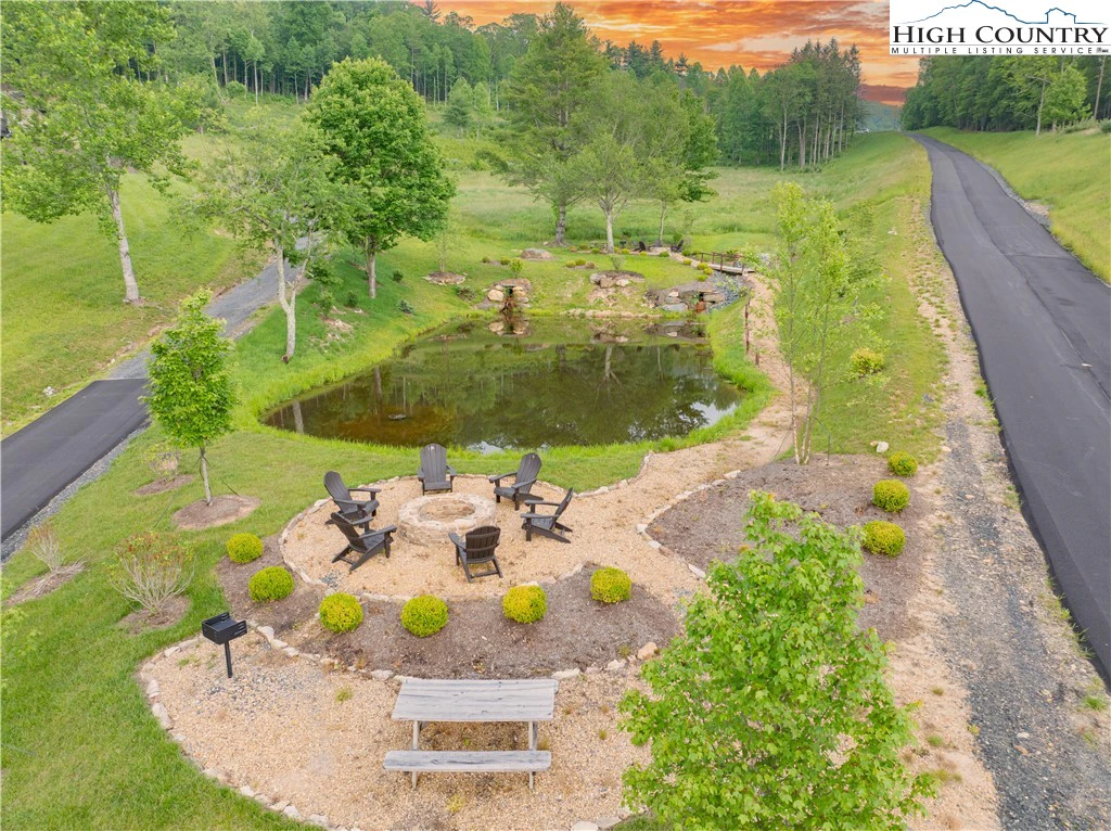 Image number 7 for the current listing