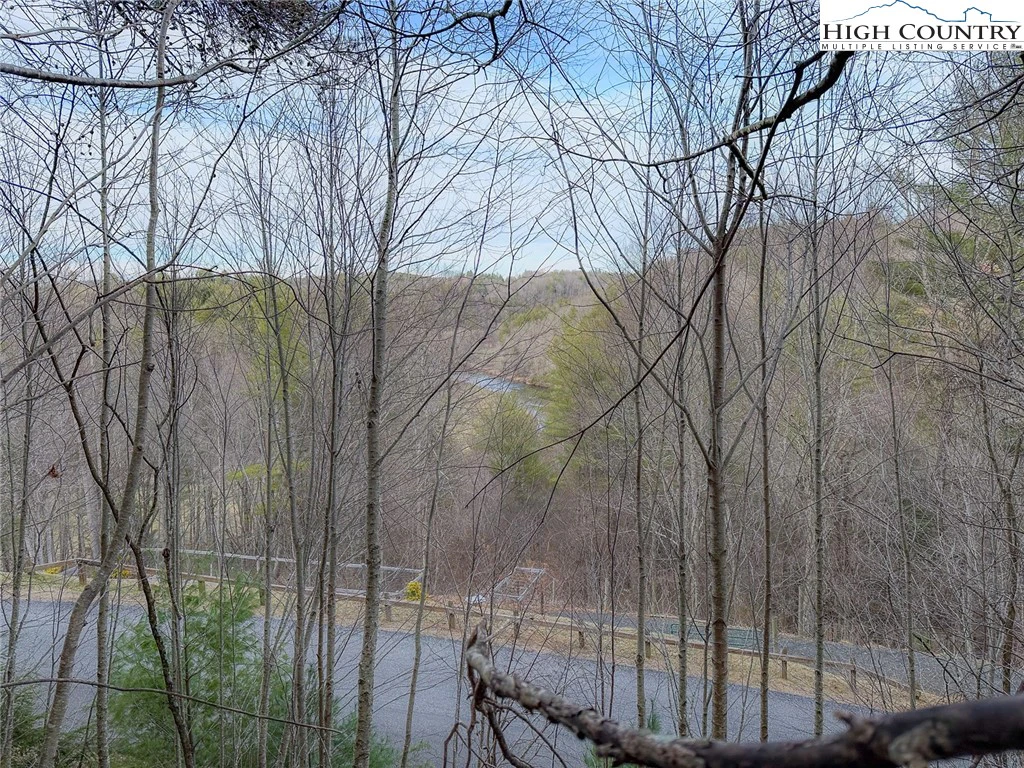 Image number 14 for the current listing
